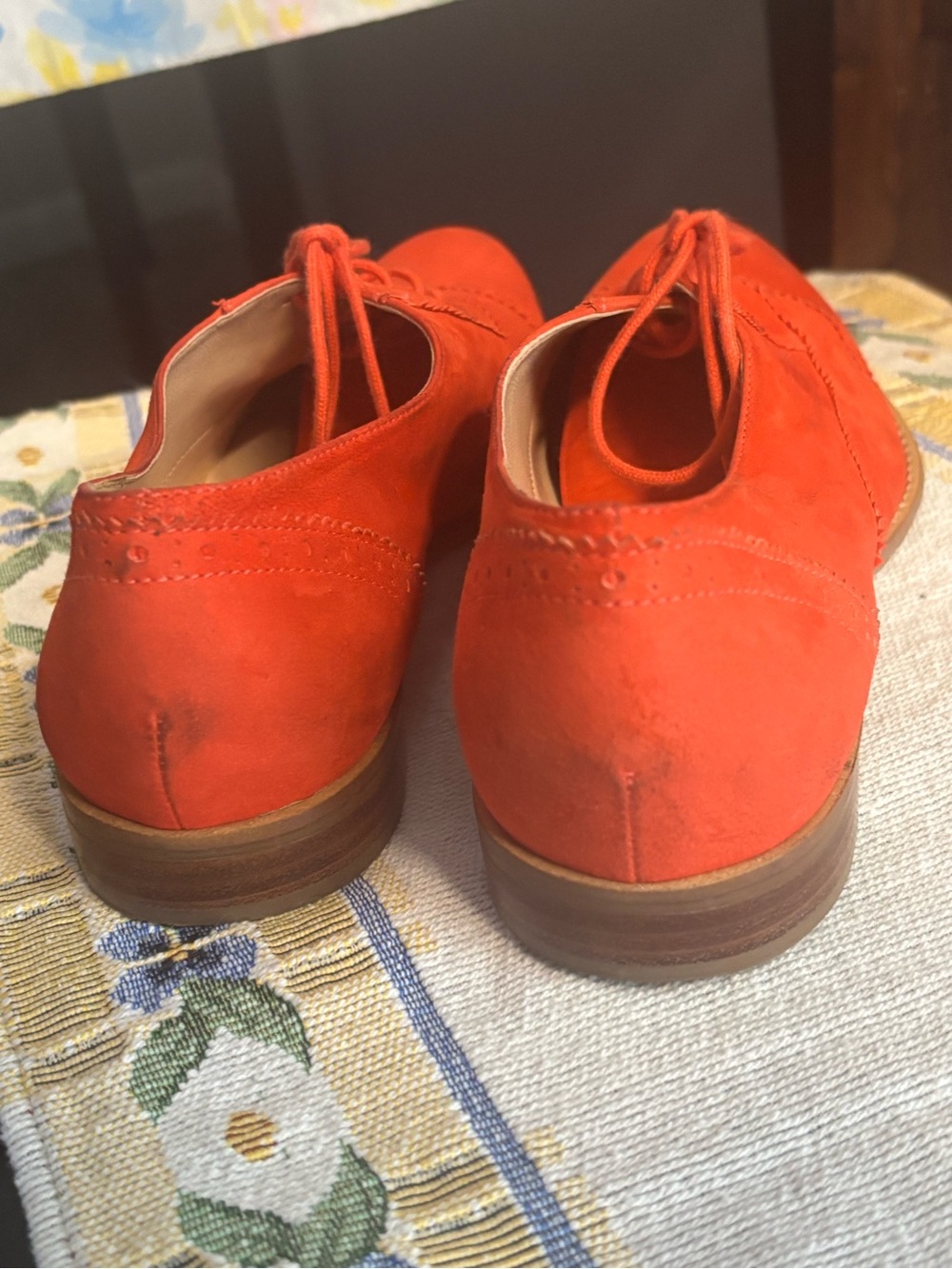 Talbot’s 7.5 B Red Suede Low Heeled Shoes - Picture 4 of 6